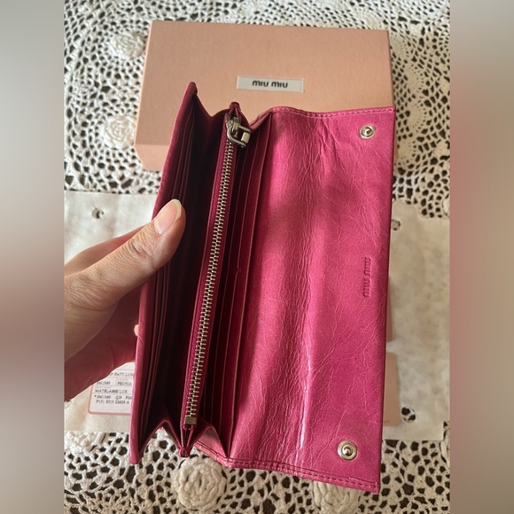 ***SOLD***NWT Authentic Miumiu Long Zip Bi-fold Pink Wallet - Picture 10 of 16